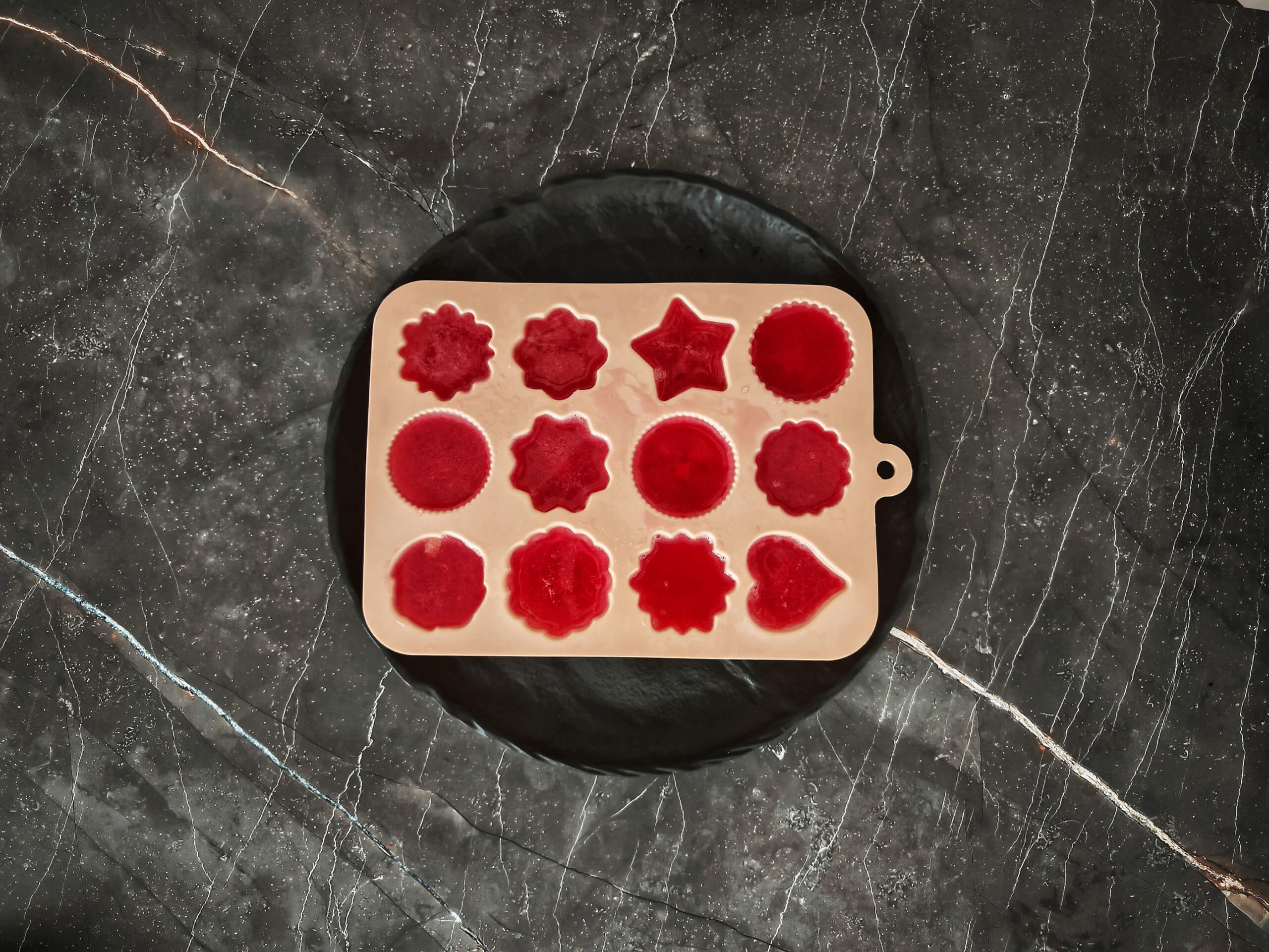 Шаг 5: Разместите желе в формы и стабилизируйте